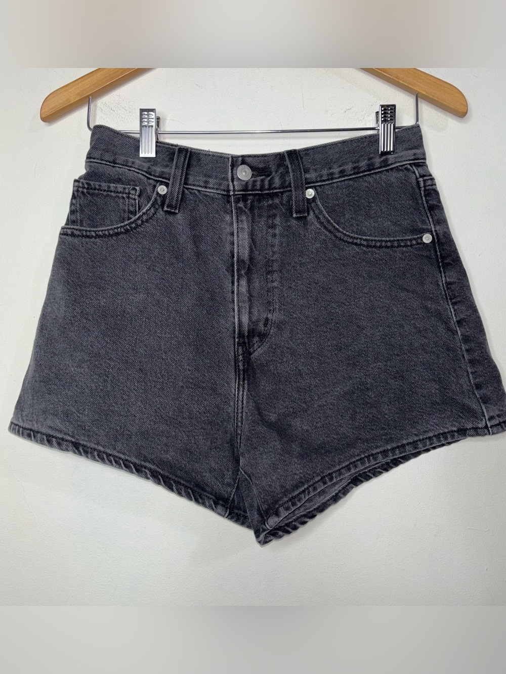 Levi's High Waisted Mom Shorts Washed Gray Denim Size 27